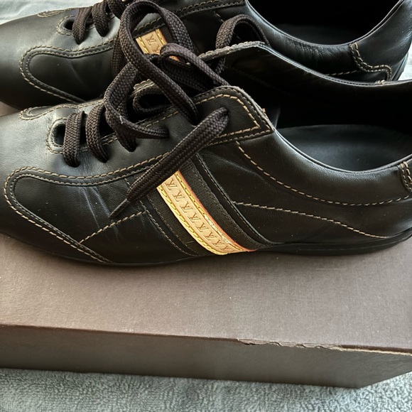 Louis Vuitton sneakers - Picture 9 of 11